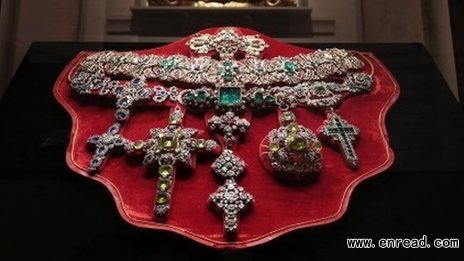 The necklace of San Gennaro is considered one of the most precious items of jewellery in the world