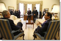 President George W. Bush speaks with King Hamad Bin Isa Bin Salman Al-Khalifa of Bahrain during their meeting Tuesday, March 25, 2008, in the Oval Office at the White House. White House photo by Eric Draper