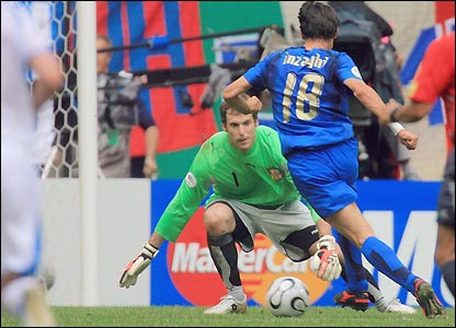 Filippo Inzaghi rounds goalkeeper Petr Cech to score the second goal